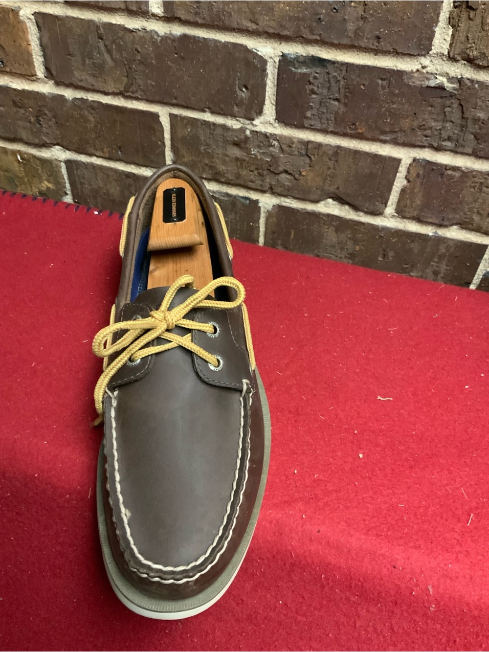 Men's Brown Leather Boat Shoe with Contrasting Tan Laces